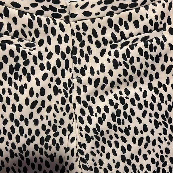 Bar III ANIMAL PRINT LEGGINGS - Picture 3 of 5